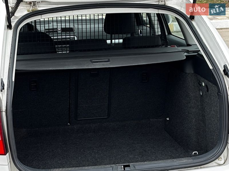 Универсал Skoda Octavia 2012 в Белогородке