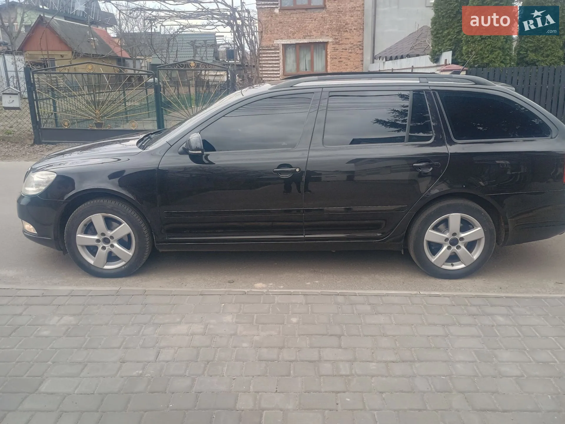 2010 Skoda Octavia - мініатюра 13
