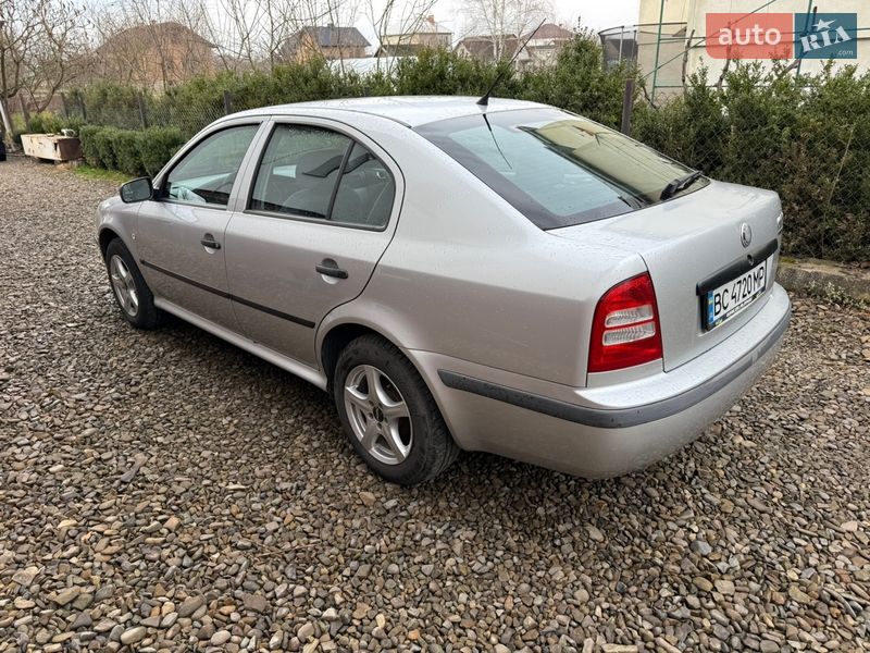 Лифтбек Skoda Octavia 2002 в Львове