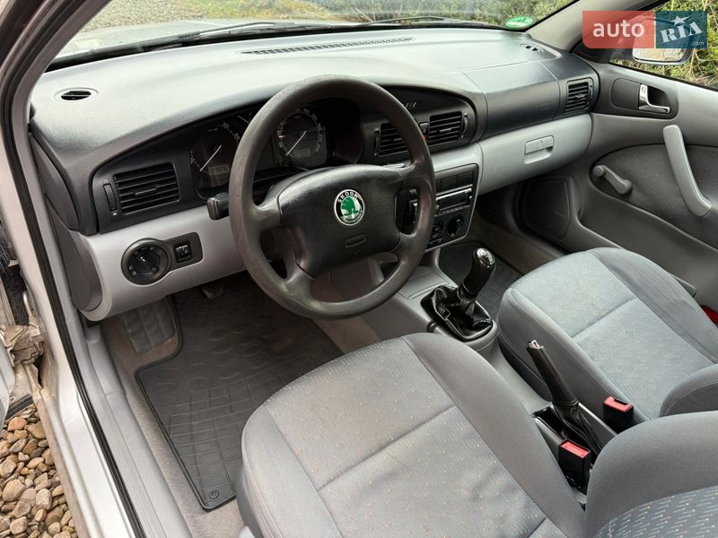 Лифтбек Skoda Octavia 2002 в Львове