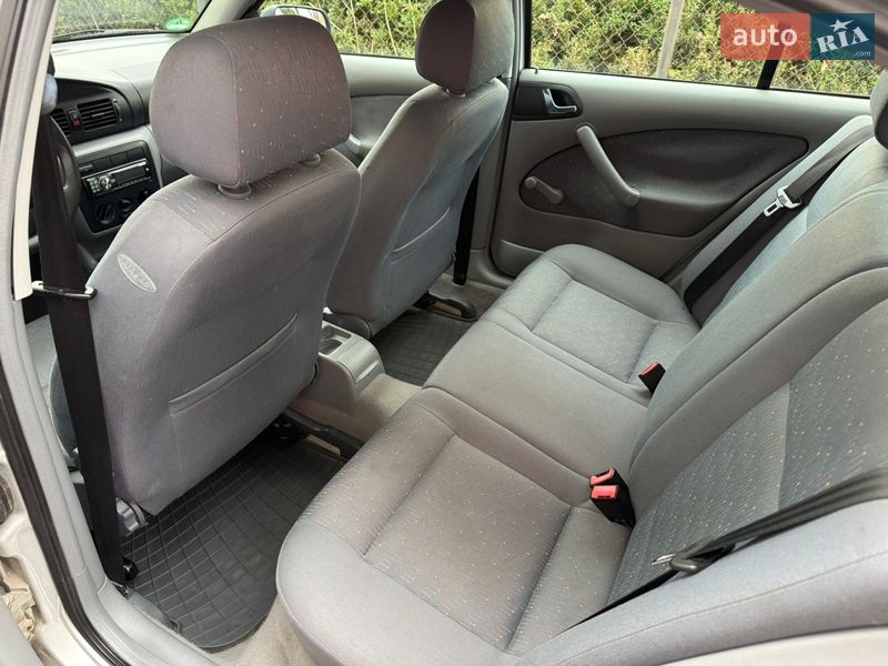 Лифтбек Skoda Octavia 2002 в Львове