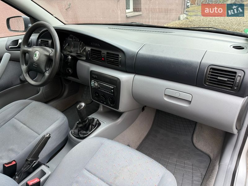 Лифтбек Skoda Octavia 2002 в Львове