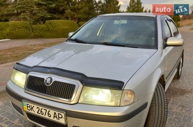 Лифтбек Skoda Octavia 2005 в Клесовом