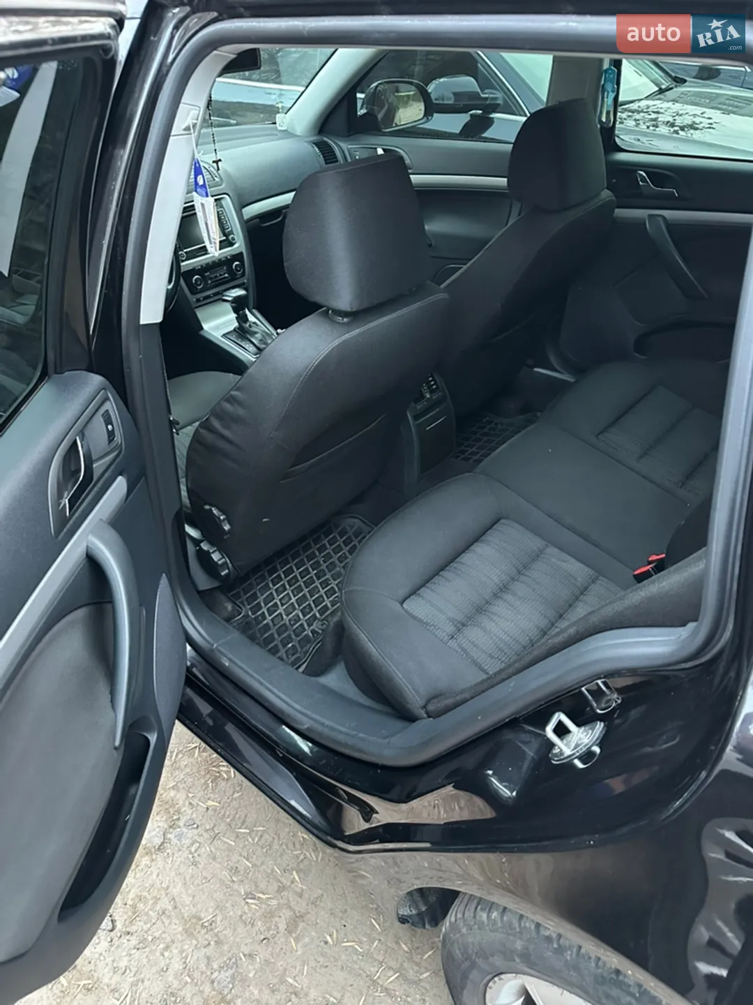 2011 Skoda Octavia - мініатюра 13