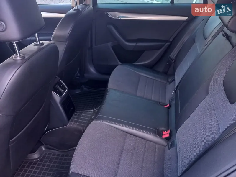 Skoda Octavia 2015 VIN TMBJJ7NE3F0165080 фото оголошення 18 з 72