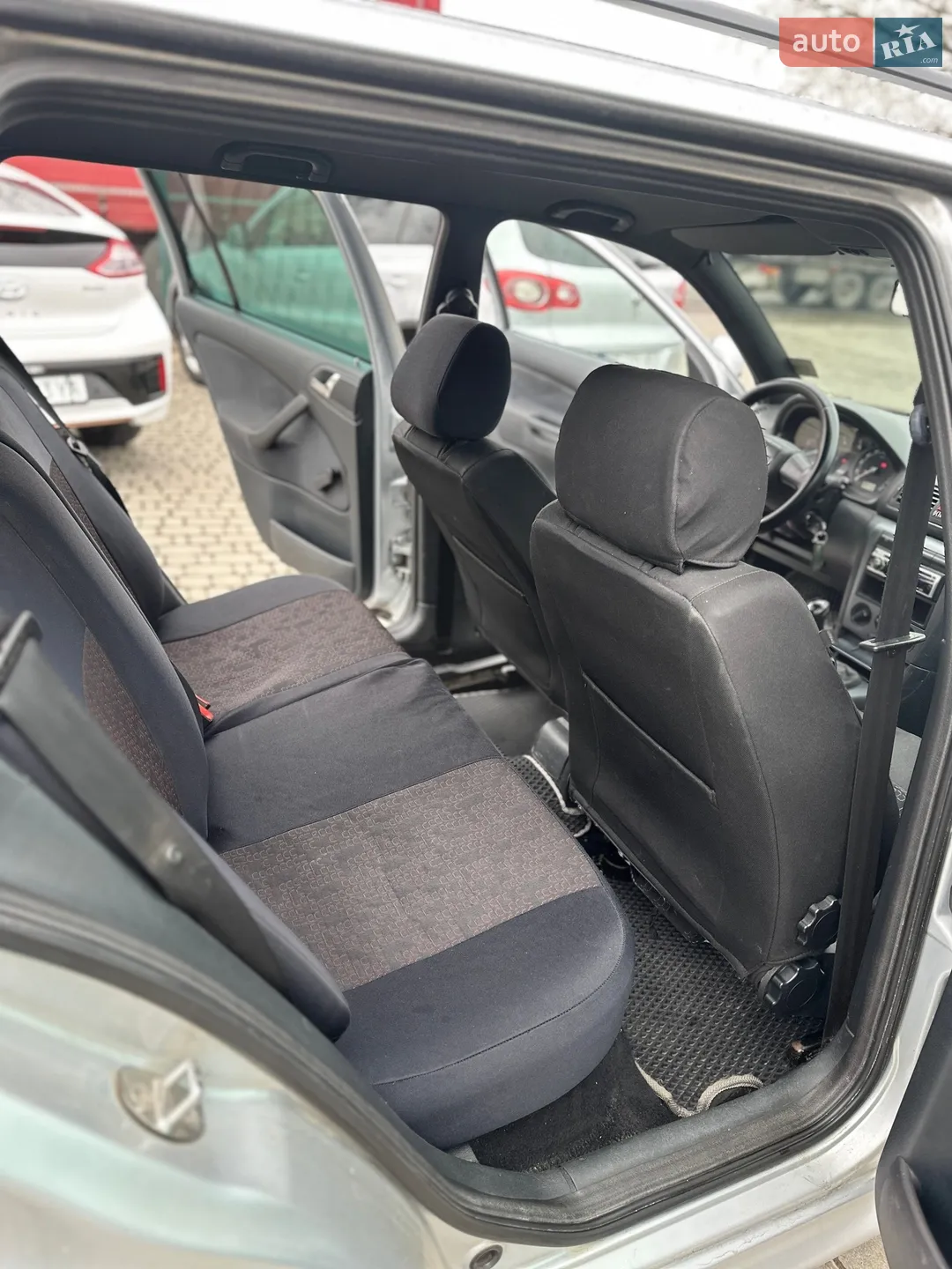 2010 Skoda Octavia - мініатюра 14