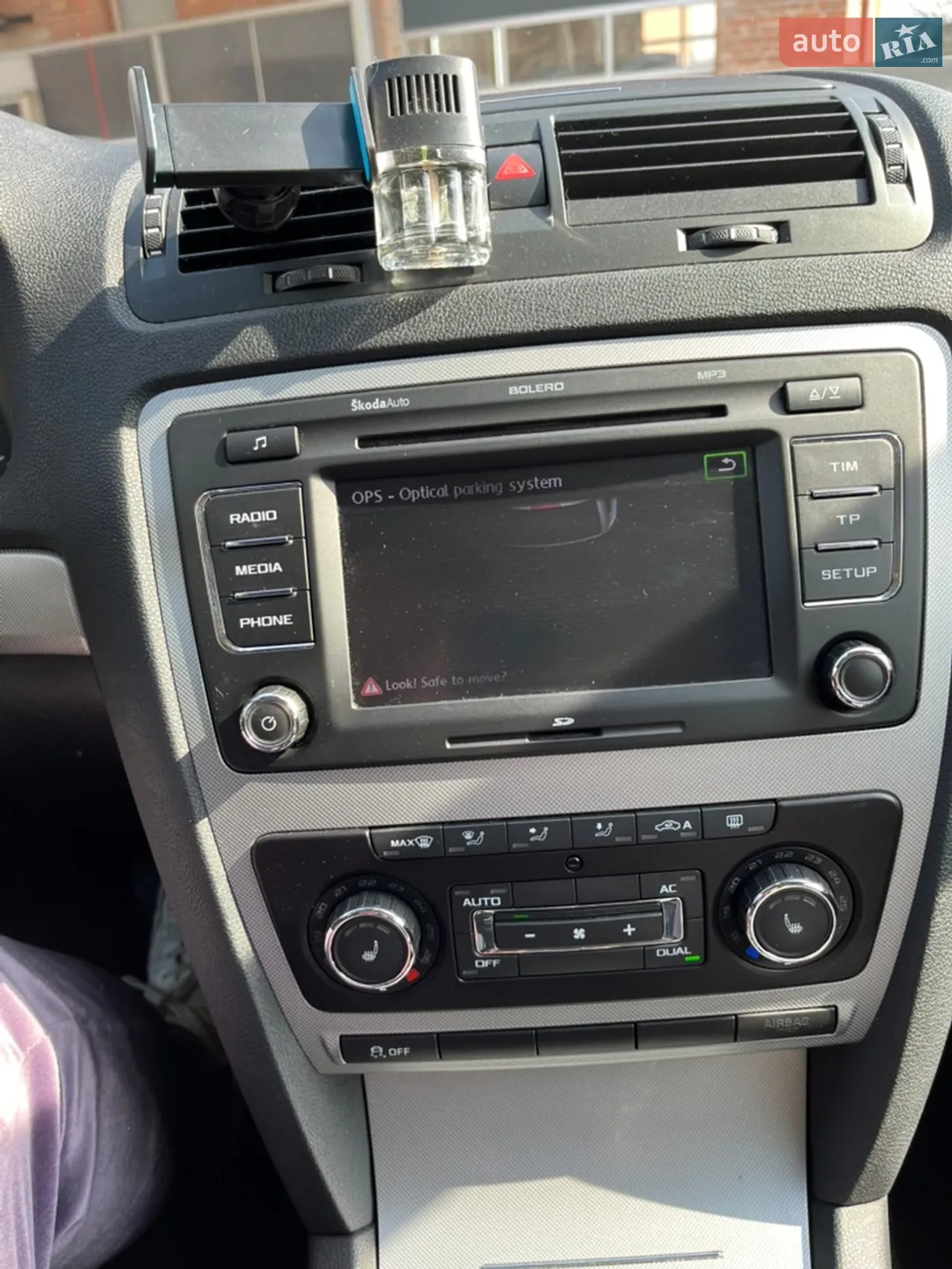 2010 Skoda Octavia - мініатюра 3