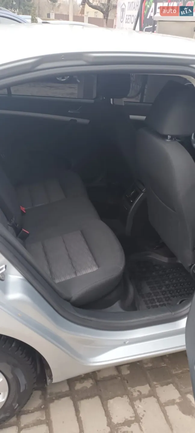 2011 Skoda Octavia - мініатюра 8