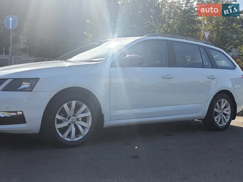 Skoda Octavia 2017 VIN TMBJG7NE4J0238061 фото оголошення 21 з 108