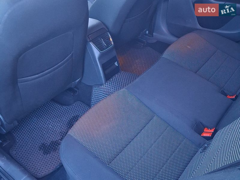 Універсал Skoda Octavia 2014 в Новояворівську