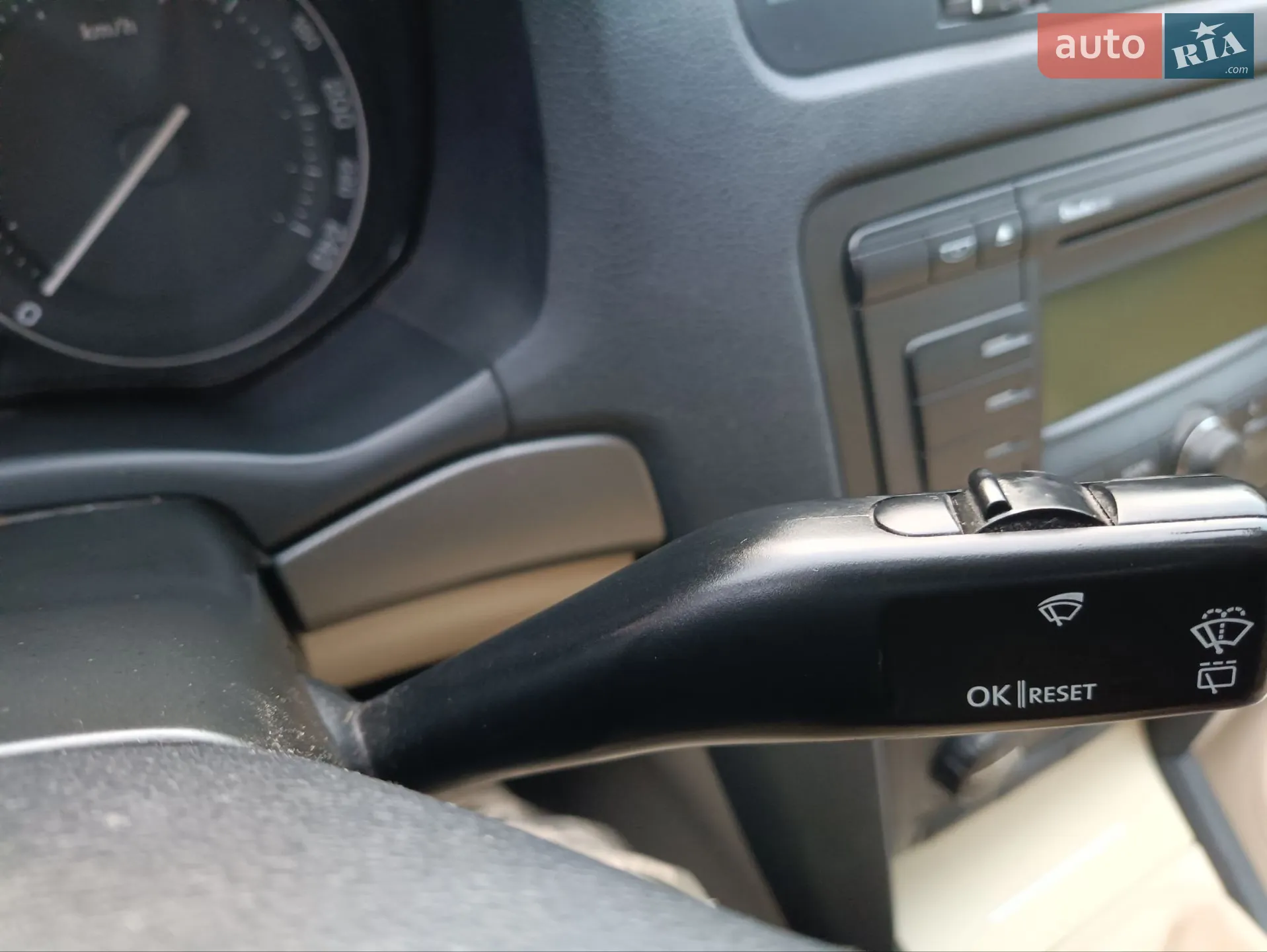 Skoda Octavia 2004 VIN TMBBB61Z352019589 фото оголошення 6 з 14