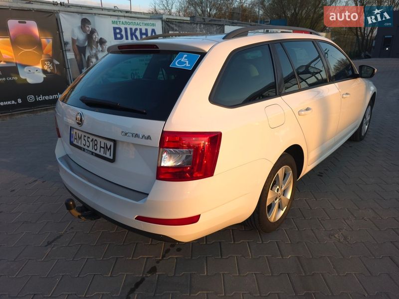 Універсал Skoda Octavia 2014 в Звягелі