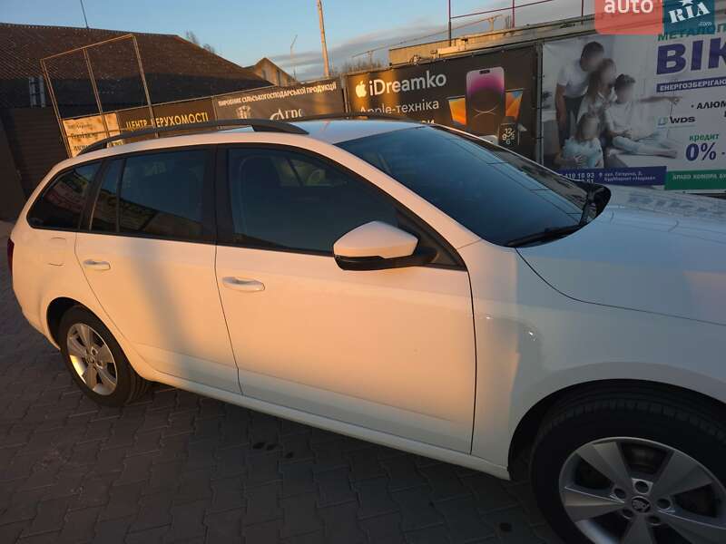 Універсал Skoda Octavia 2014 в Звягелі