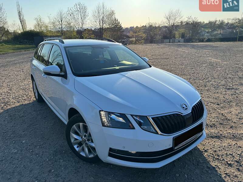 Універсал Skoda Octavia 2019 в Ужгороді