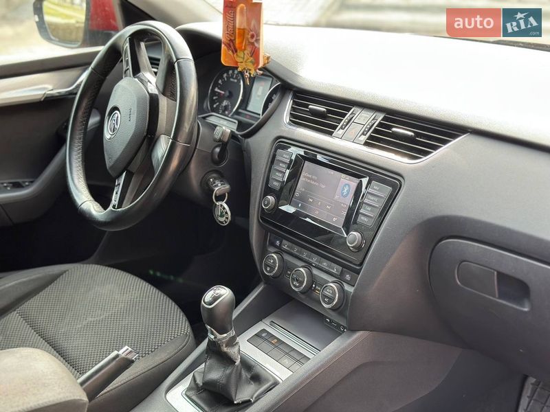 Універсал Skoda Octavia 2014 в Миколаєві