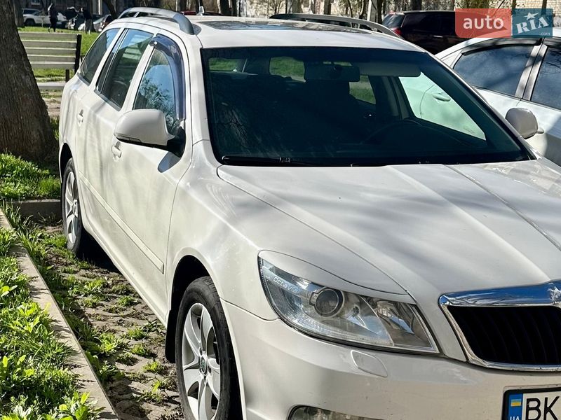 Універсал Skoda Octavia 2010 в Харкові