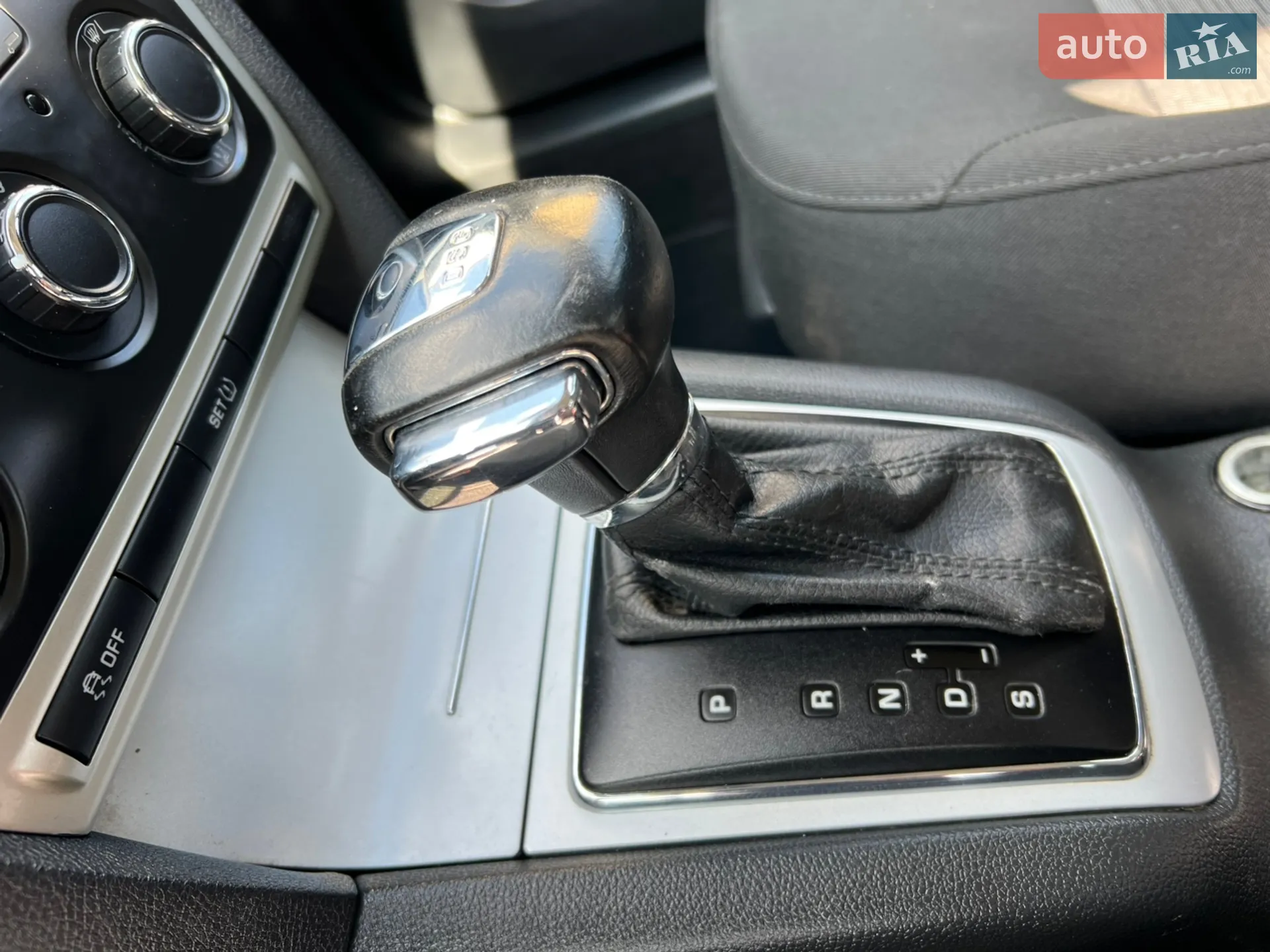 2010 Skoda Octavia - мініатюра 14