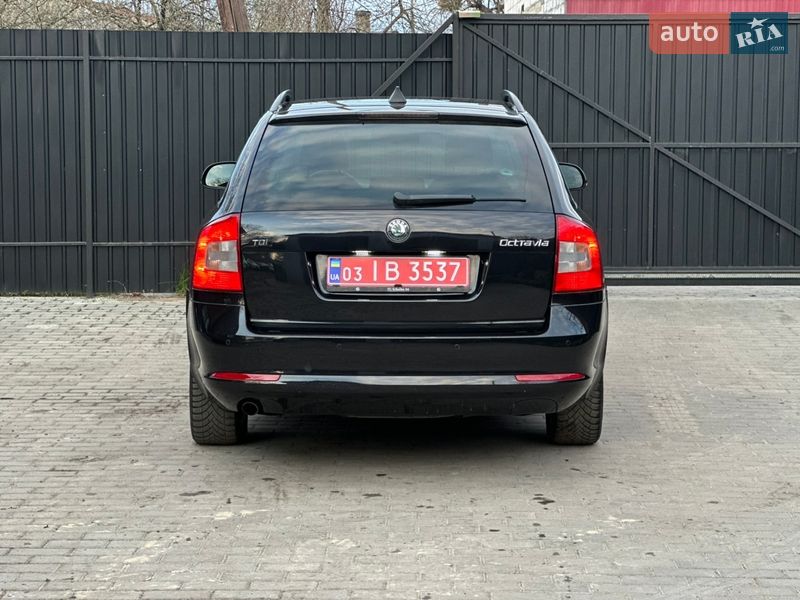 Універсал Skoda Octavia 2012 в Сарнах