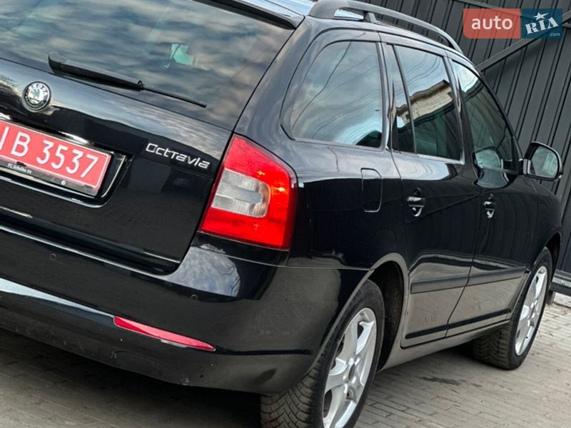 Універсал Skoda Octavia 2012 в Сарнах