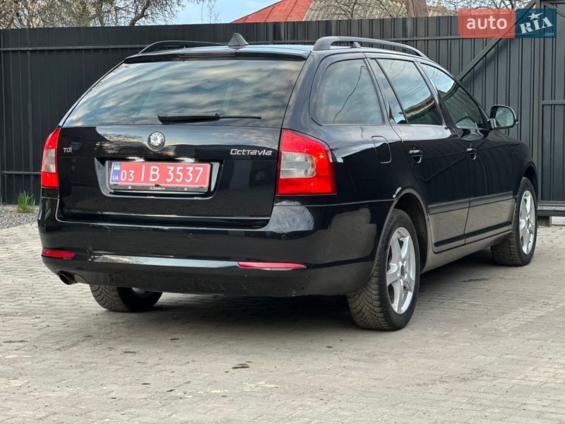 Універсал Skoda Octavia 2012 в Сарнах