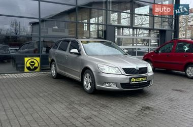 Універсал Skoda Octavia 2012 в Чернівцях