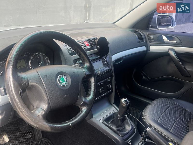 Ліфтбек Skoda Octavia 2008 в Дніпрі