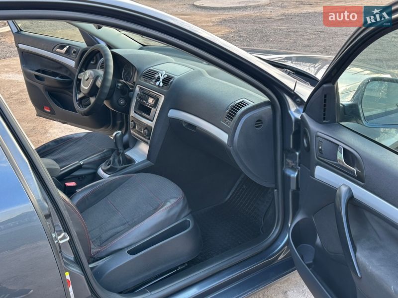 Універсал Skoda Octavia 2010 в Новому Бузі