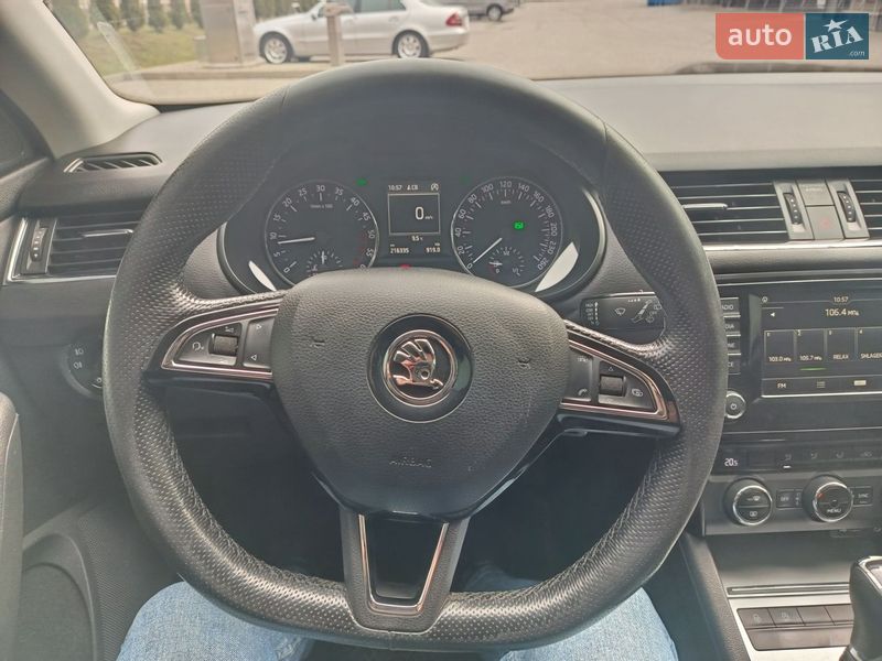 Універсал Skoda Octavia 2016 в Дрогобичі
