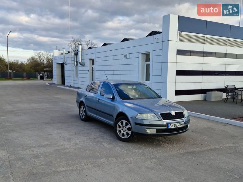 Ліфтбек Skoda Octavia 2004 в Рівному