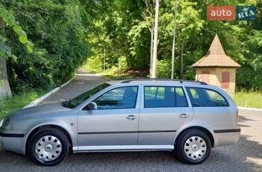 Универсал Skoda Octavia 2009 в Черновцах
