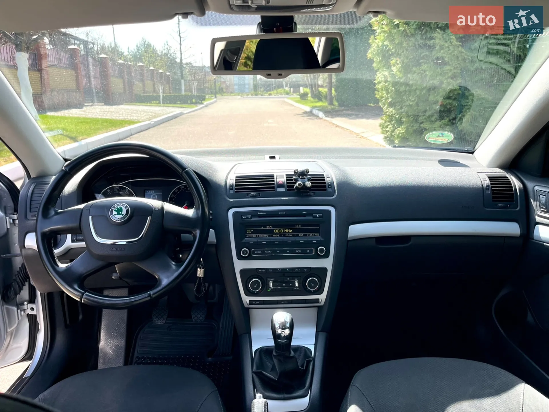 2010 Skoda Octavia - мініатюра 9