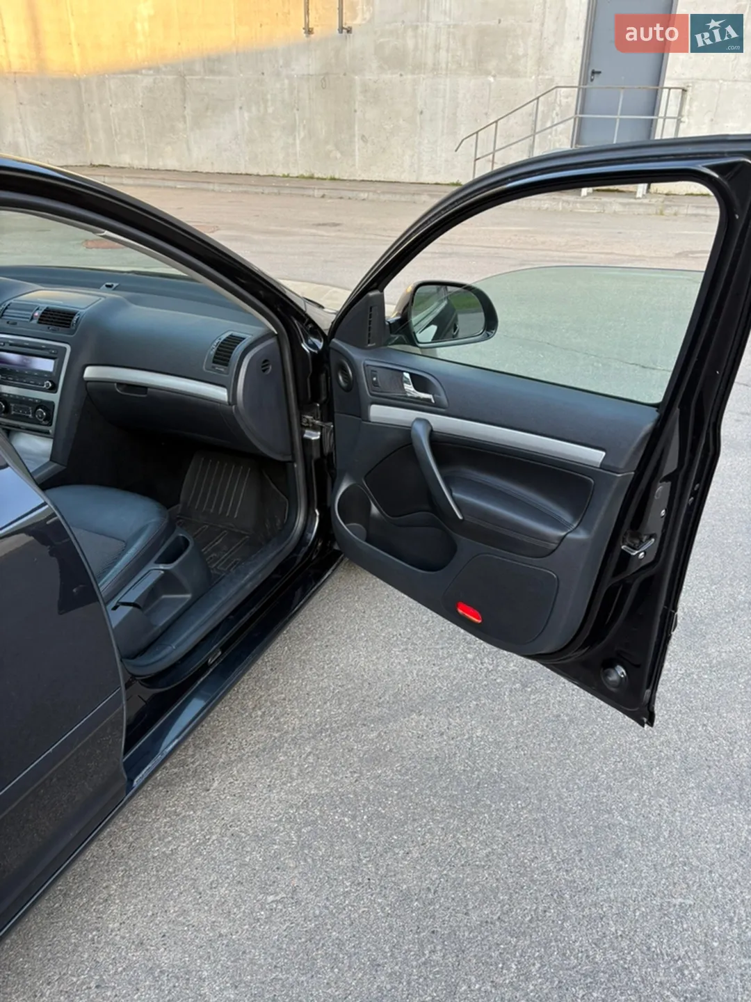 2010 Skoda Octavia - мініатюра 9