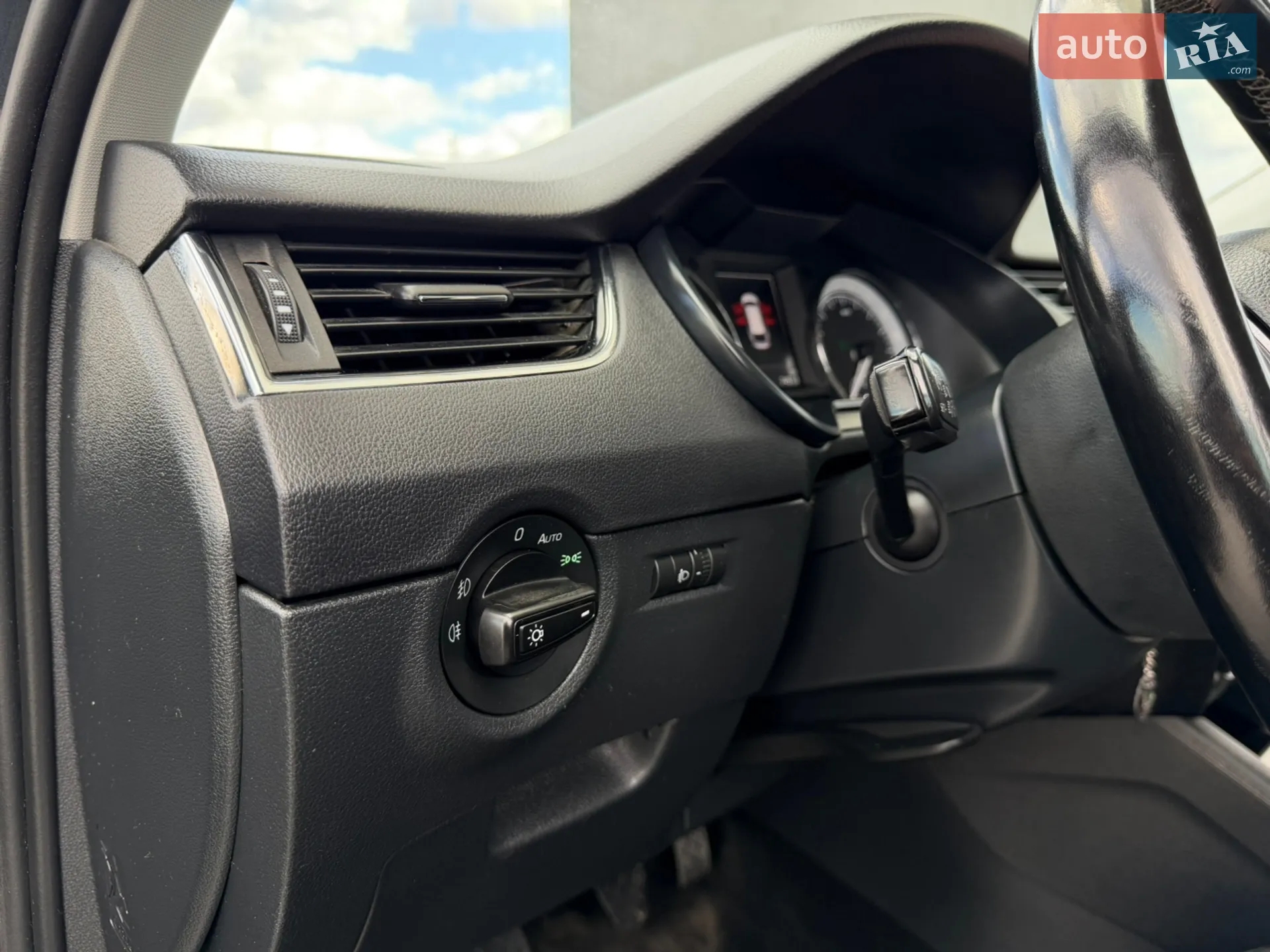 2015 Skoda Octavia - мініатюра 35