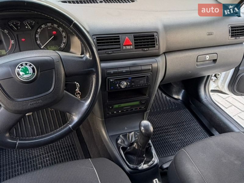 Лифтбек Skoda Octavia 2010 в Днепре