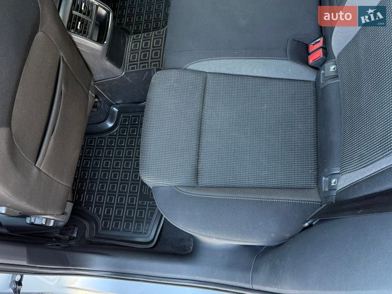 Универсал Skoda Octavia 2022 в Киеве фото 56 Универсал Skoda Octavia 2022 в Киеве