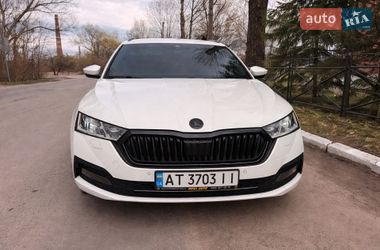 Универсал Skoda Octavia 2020 в Надворной