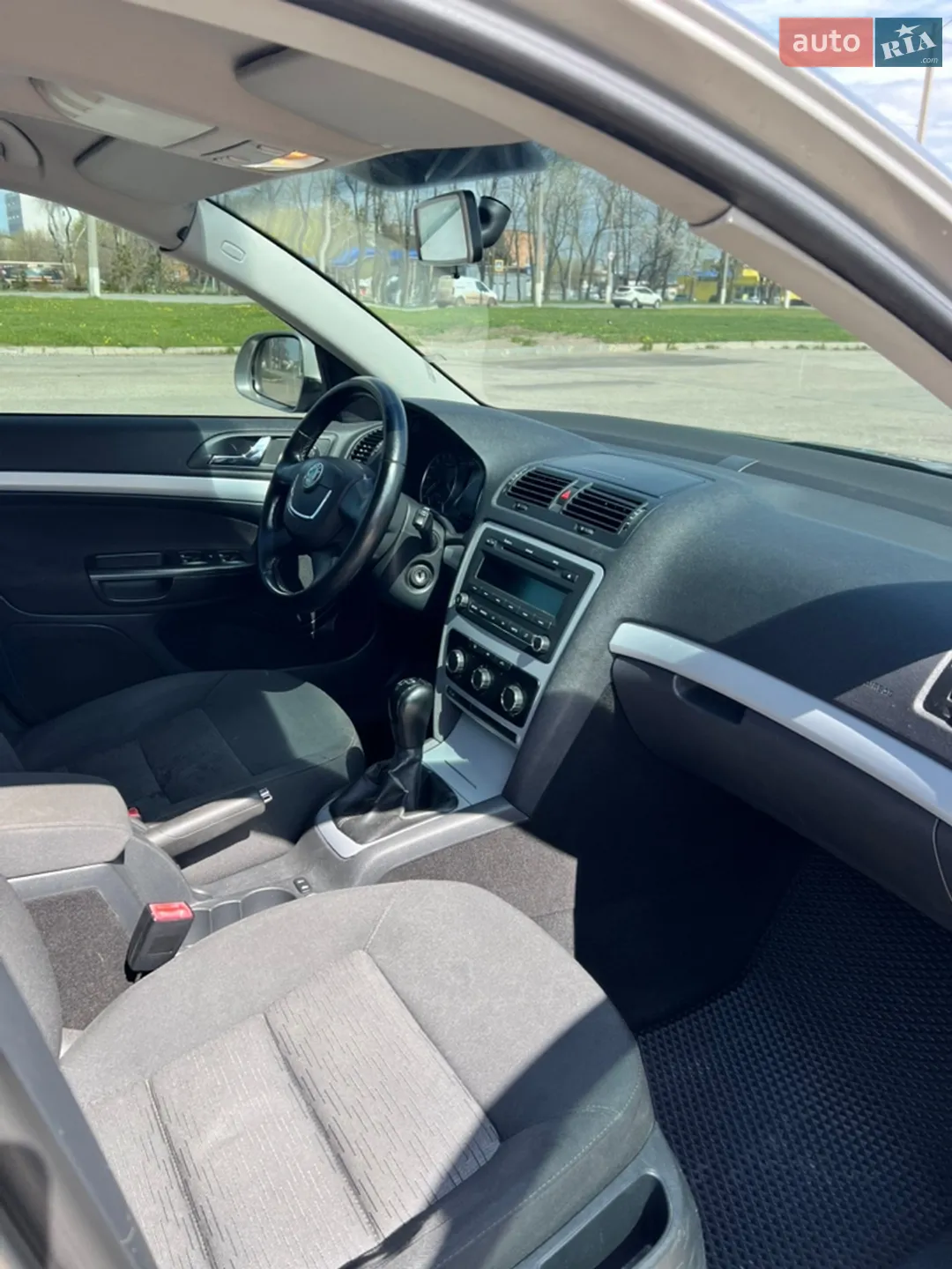 2010 Skoda Octavia - мініатюра 13