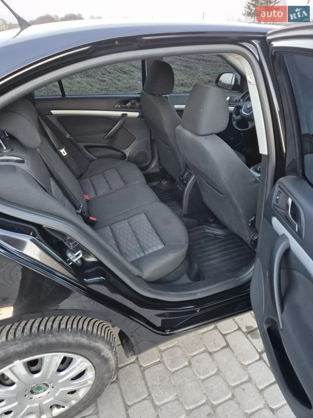 2010 Skoda Octavia - мініатюра 15