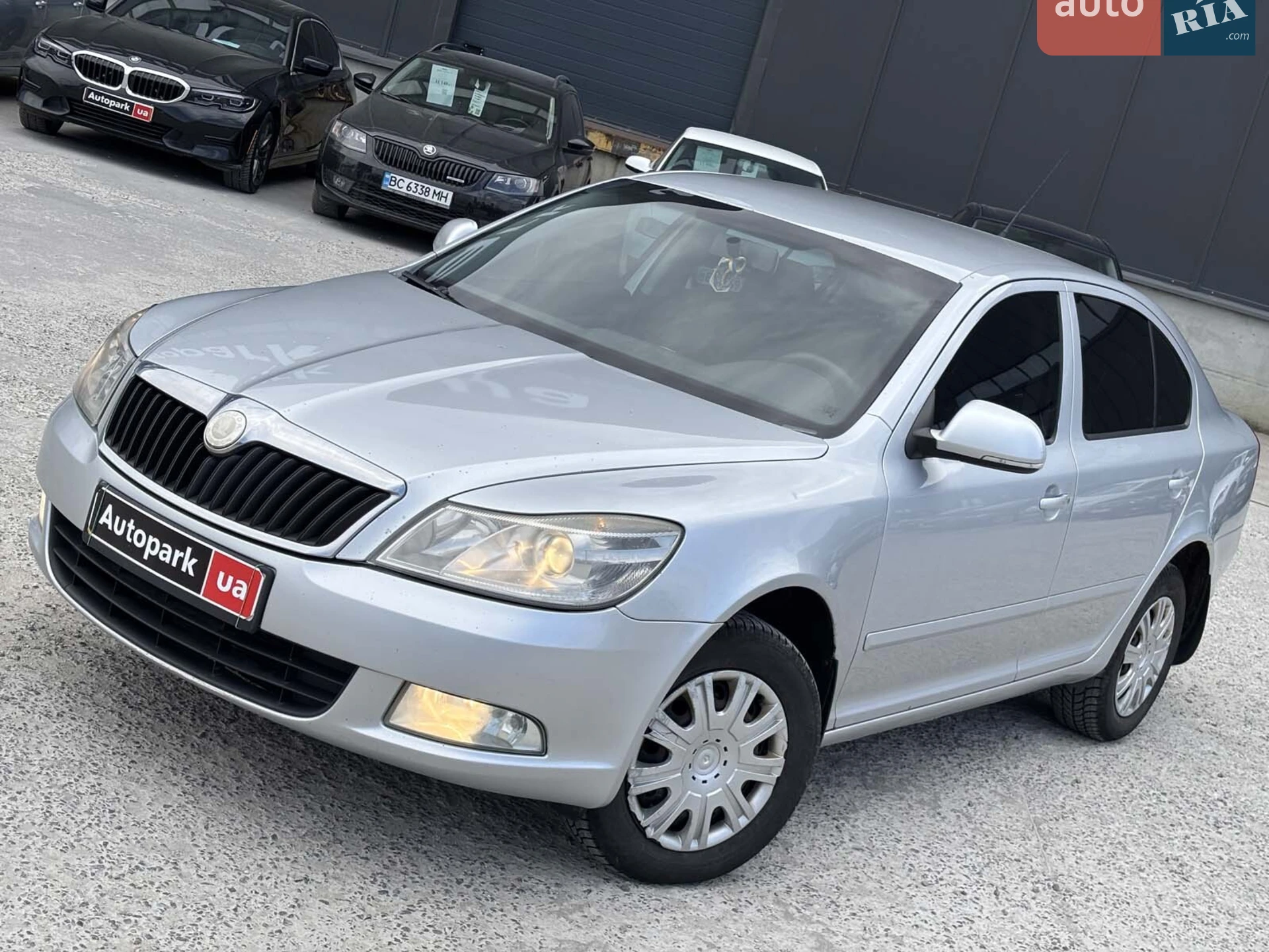 2010 Skoda Octavia - мініатюра 2