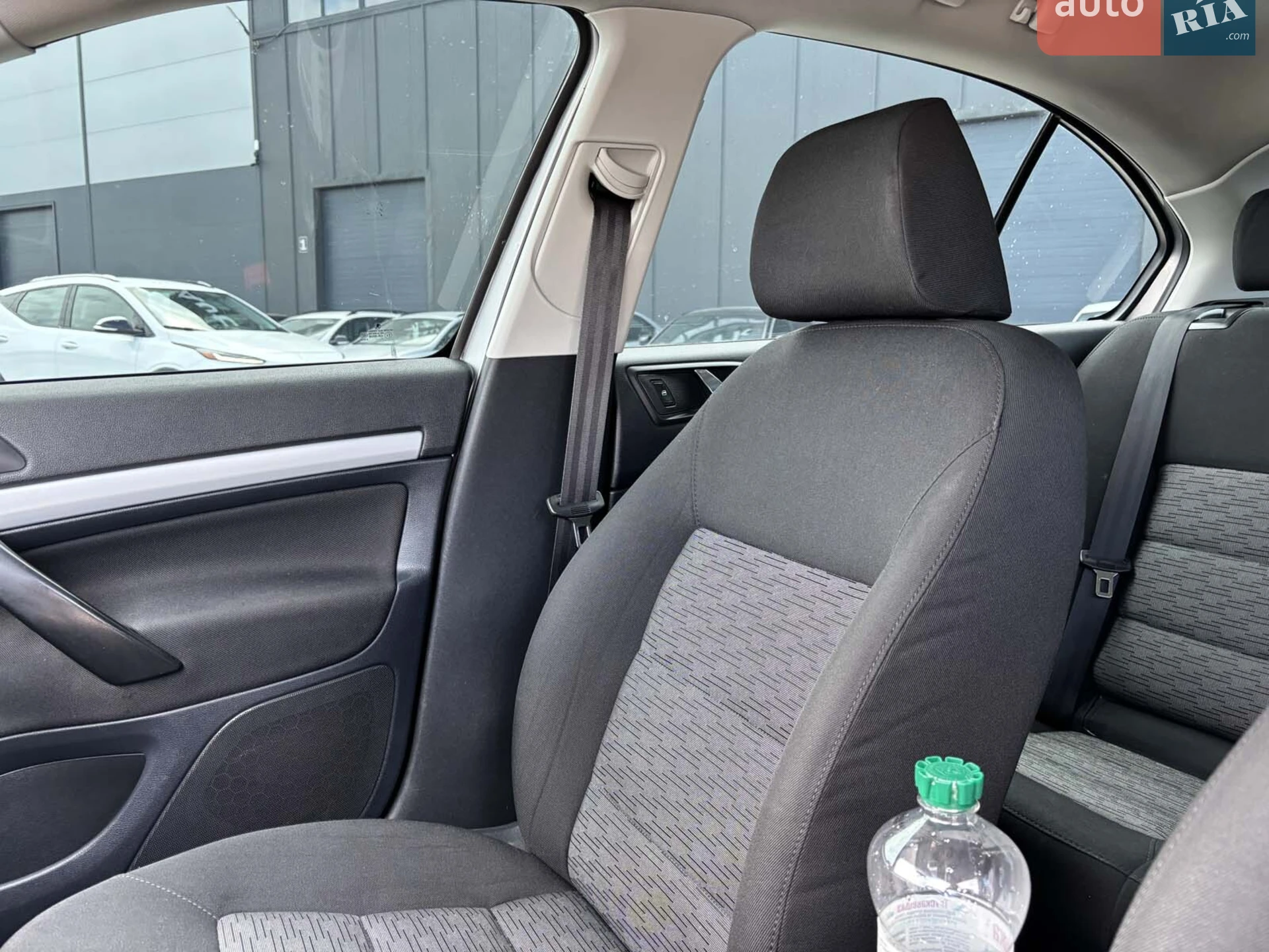 2010 Skoda Octavia - мініатюра 27