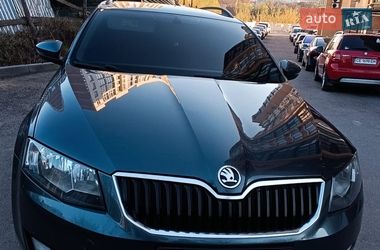 Універсал Skoda Octavia 2016 в Чернівцях