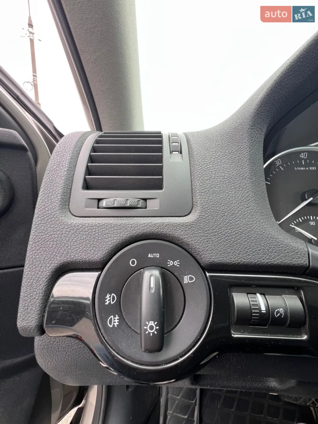 2011 Skoda Octavia - мініатюра 13