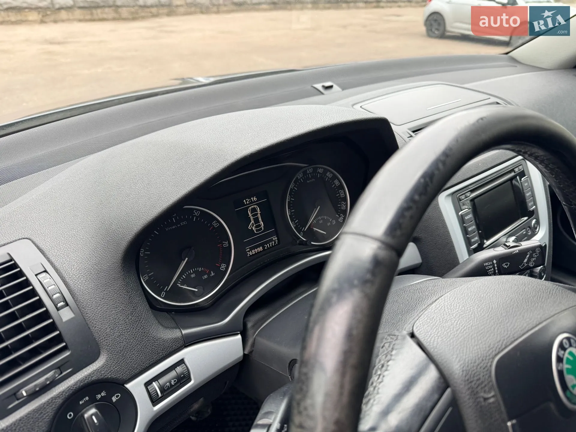 2010 Skoda Octavia - мініатюра 17