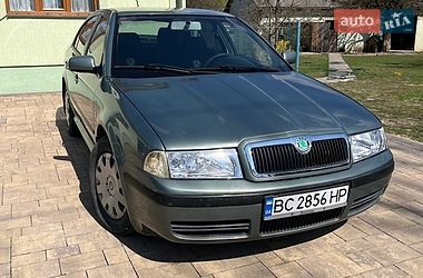 Лифтбек Skoda Octavia 2003 в Новояворовске