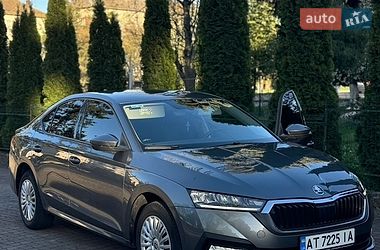 Лифтбек Skoda Octavia 2023 в Ивано-Франковске