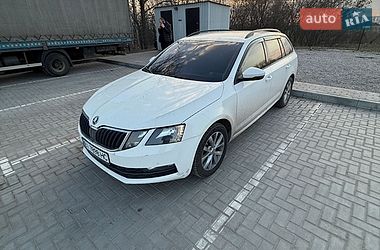 Універсал Skoda Octavia 2017 в Зіньківі