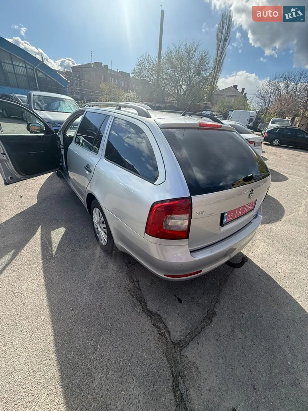 2010 Skoda Octavia - мініатюра 2
