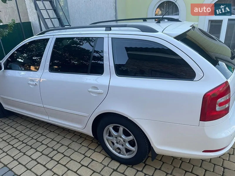 Skoda Octavia 2008 VIN TMBHK61Z382219581 фото оголошення 3 з 50