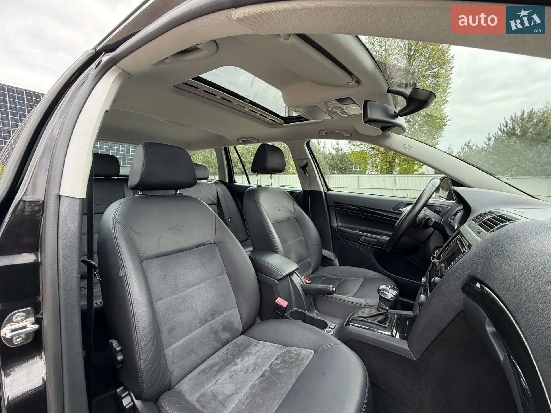 2010 Skoda Octavia - мініатюра 98