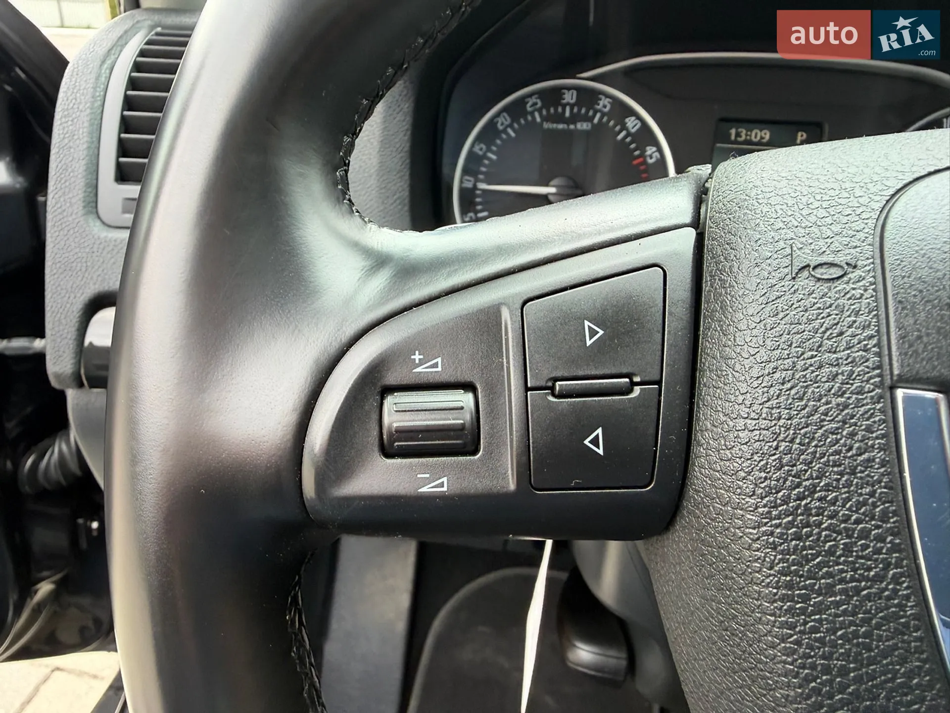 2010 Skoda Octavia - мініатюра 113